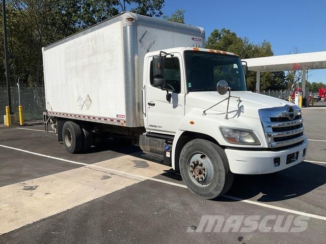 Hino 338 Skříňová nástavba