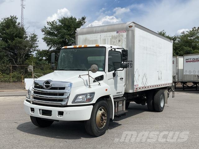 Hino 338 Skříňová nástavba
