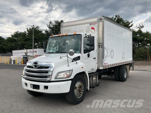 Hino 338 Skříňová nástavba