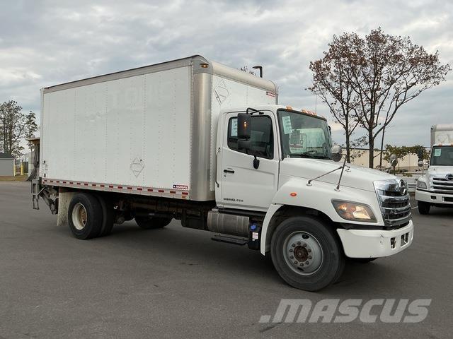 Hino 338 Skříňová nástavba