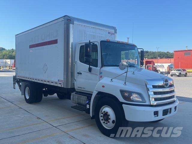 Hino 338 Skříňová nástavba