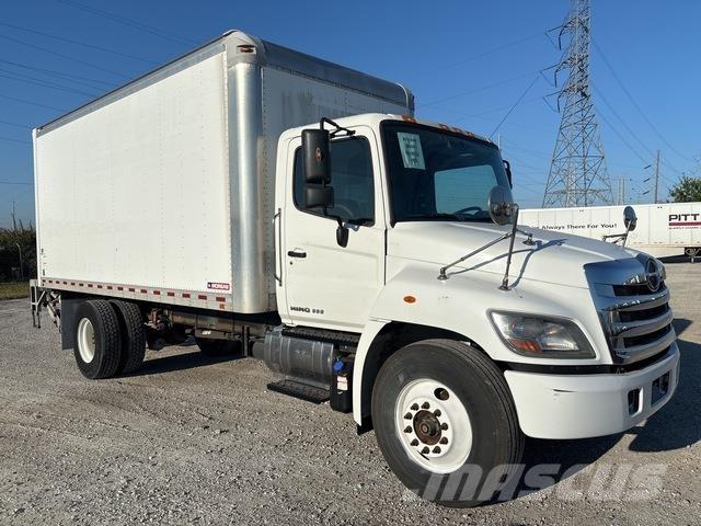 Hino 338 Skříňová nástavba
