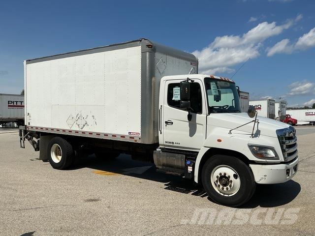 Hino 338 Skříňová nástavba