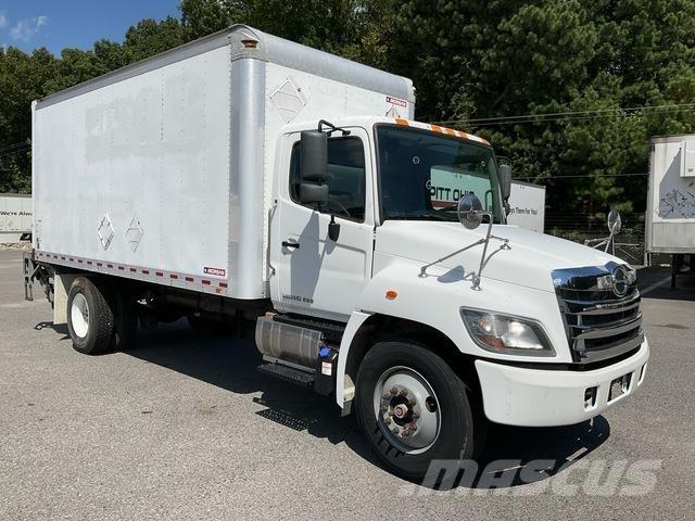 Hino 338 Skříňová nástavba