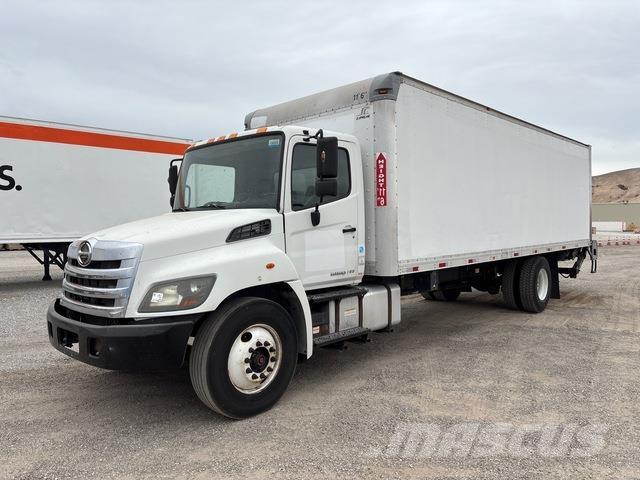 Hino 338 Skříňová nástavba