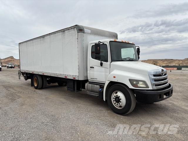 Hino 338 Skříňová nástavba