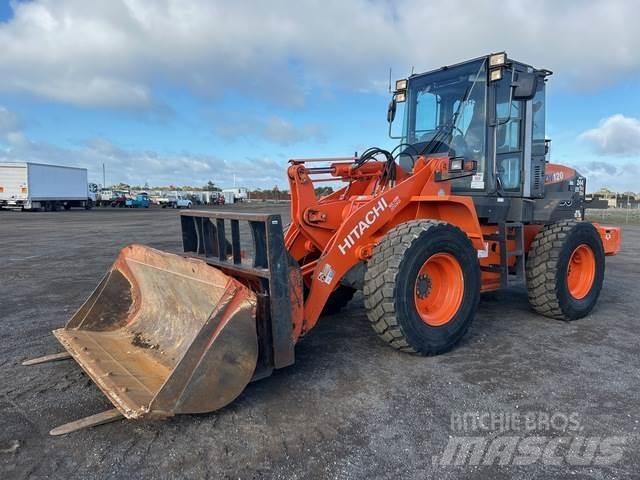 Hitachi ZW120 Kolové nakladače
