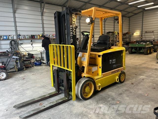 Hyster E65Z-40 Akumulátorové vozíky