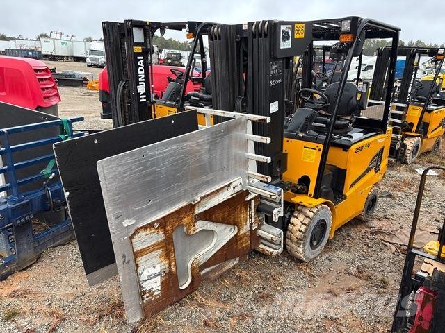 Hyundai 25B-9U Akumulátorové vozíky