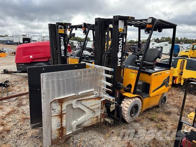 Hyundai 25B-9U Akumulátorové vozíky