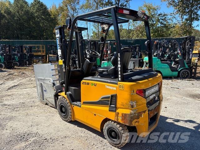 Hyundai 25B-9U Akumulátorové vozíky