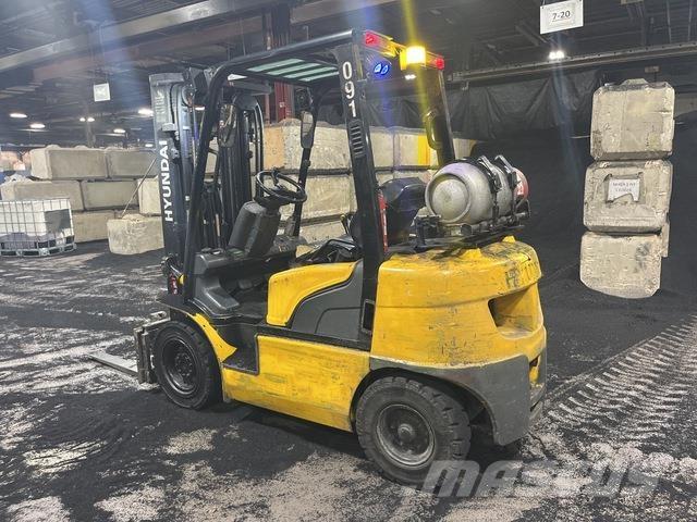 Hyundai 25L-7A Stavebnictví - ostatní