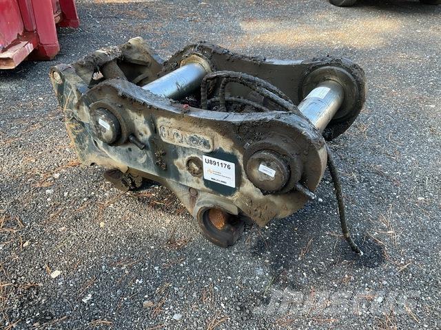 Hyundai EQD45 Klešťové drapáky