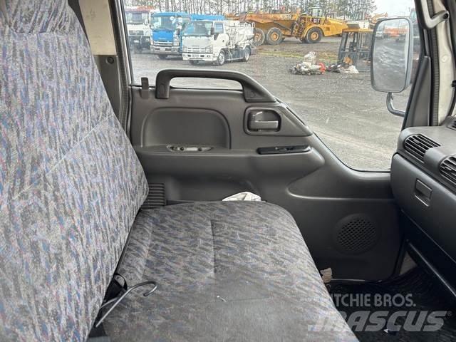 Isuzu NKR300s Stavebnictví - ostatní