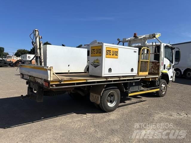 Isuzu NPS 300 Autojeřáby, hydraulické ruky