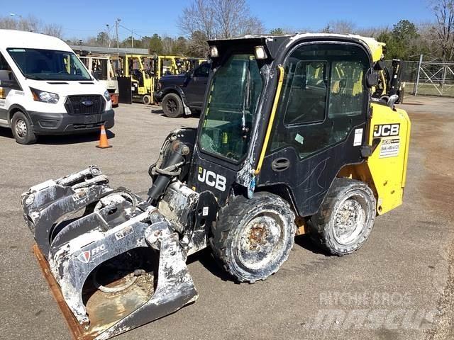 JCB 155 Smykem řízené nakladače