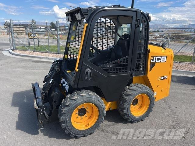 JCB 215 Smykem řízené nakladače