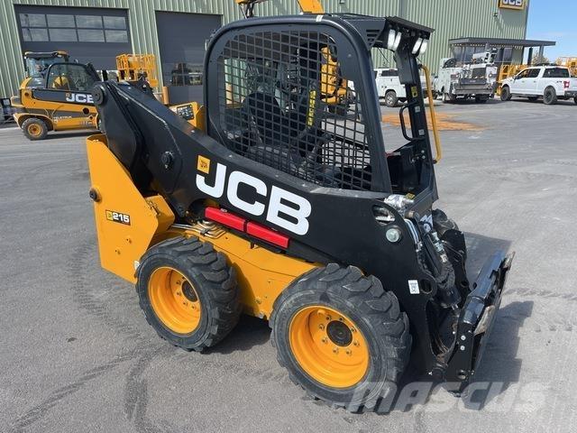 JCB 215 Smykem řízené nakladače