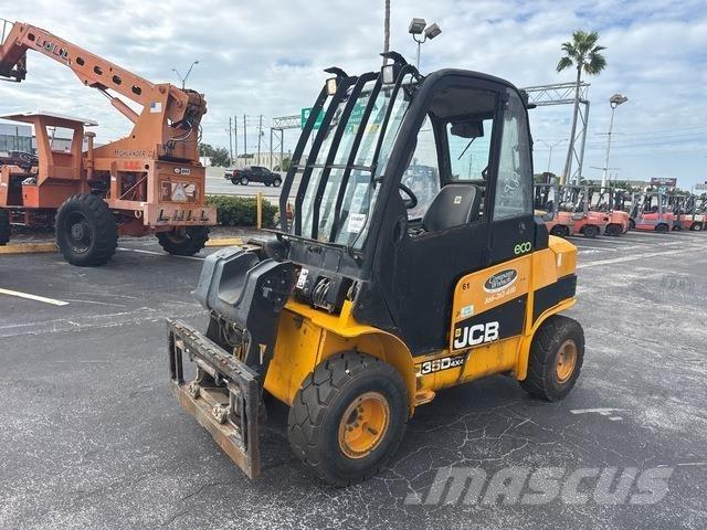 JCB 35D 4X4 T4 Teleskopické manipulátory