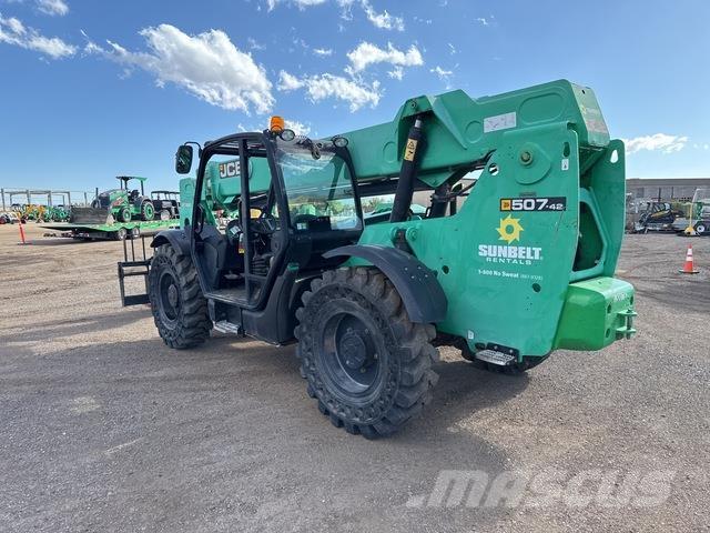 JCB 507-42F Teleskopické manipulátory