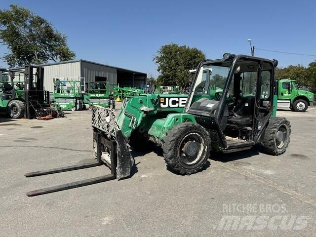 JCB 525-60 Teleskopické manipulátory