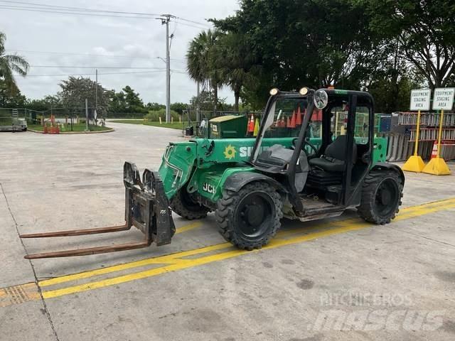 JCB 525-60 Teleskopické manipulátory