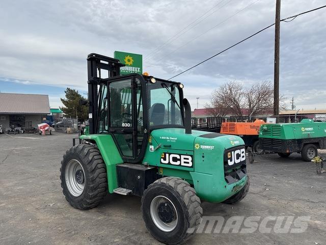 JCB 930 Terénní vysokozdvižné vozíky