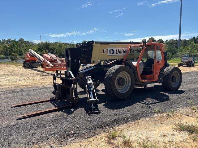 JLG 1055 Teleskopické manipulátory