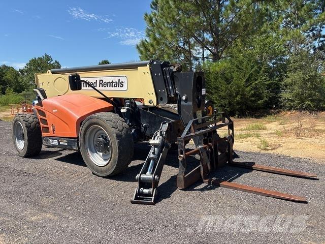 JLG 1055 Teleskopické manipulátory
