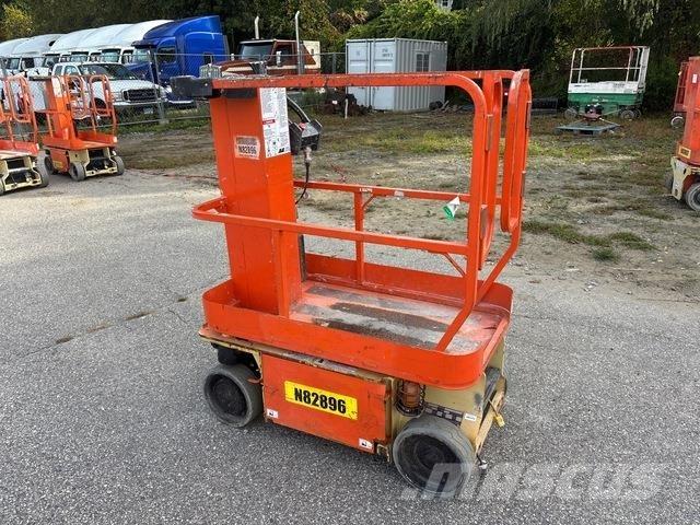 JLG 1230ES Vertikální sloupové výtahy