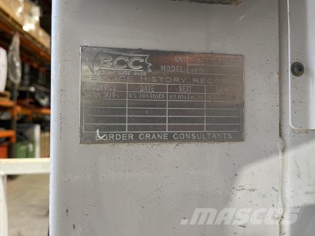 JLG 1230ES Vertikální sloupové výtahy