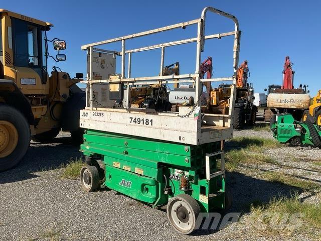 JLG 2032ES Nůžková zvedací plošina