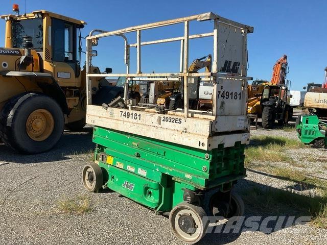 JLG 2032ES Nůžková zvedací plošina