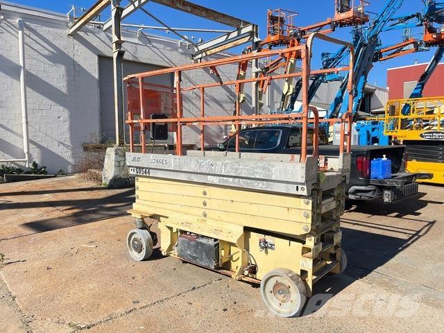 JLG 3246ES Nůžková zvedací plošina