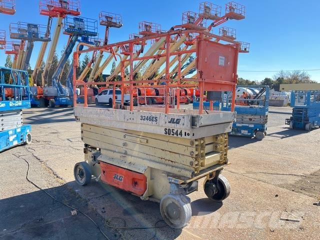 JLG 3246ES Nůžková zvedací plošina