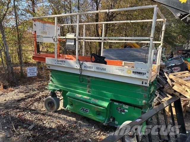 JLG 3246ES Nůžková zvedací plošina