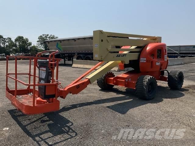 JLG 450A Kloubové plošiny