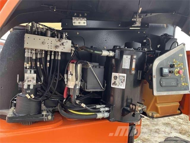 JLG 460SJ Teleskopické plošiny