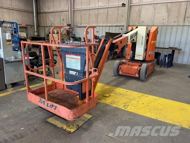 JLG E300AJP Kloubové plošiny