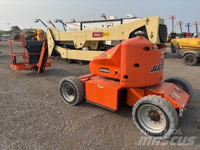 JLG E450AJ Kloubové plošiny
