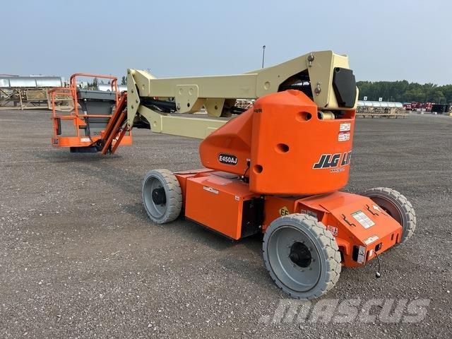 JLG E450AJ Kloubové plošiny
