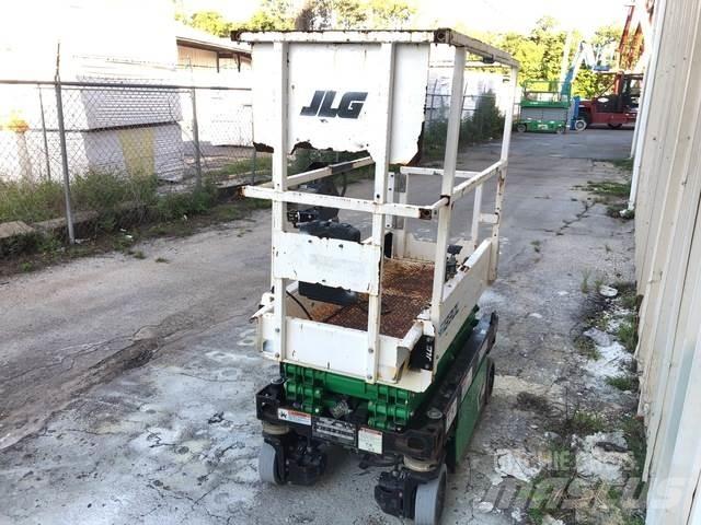 JLG ES1330L Nůžková zvedací plošina