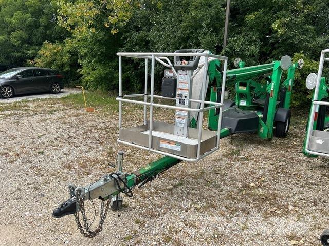 JLG T500J Přívěsové plošiny
