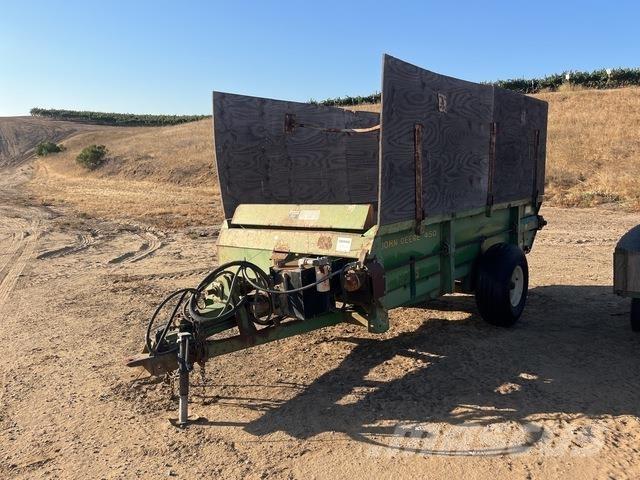 John Deere 450 Rozmetadla chlévské mrvy