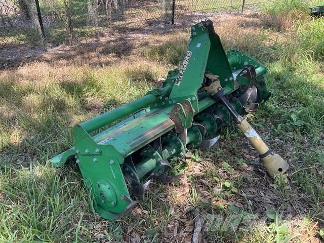 John Deere 665 Stavebnictví - ostatní