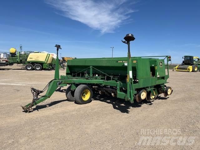 John Deere 750 Mechanické secí stroje