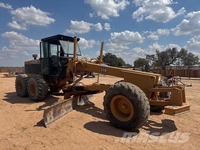 John Deere 770 Grejdry