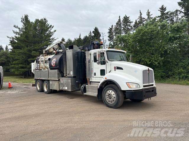 Kenworth T440 Pásová rýpadla