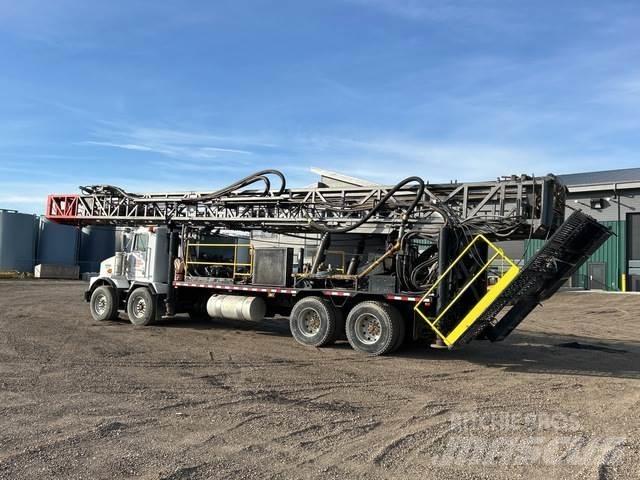 Kenworth T800 Mobilní vrtná souprava