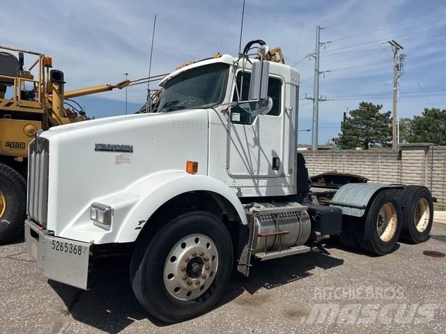 Kenworth T800B Tahače